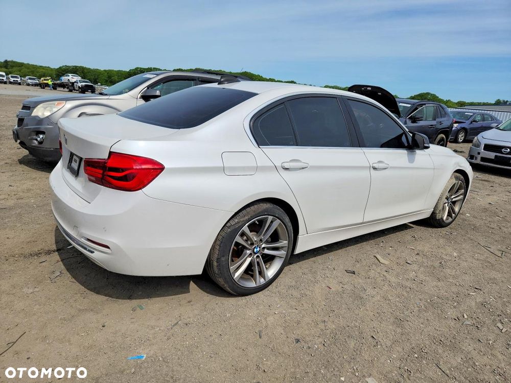 BMW Seria 3 330i Edition M Sport Shadow - 4