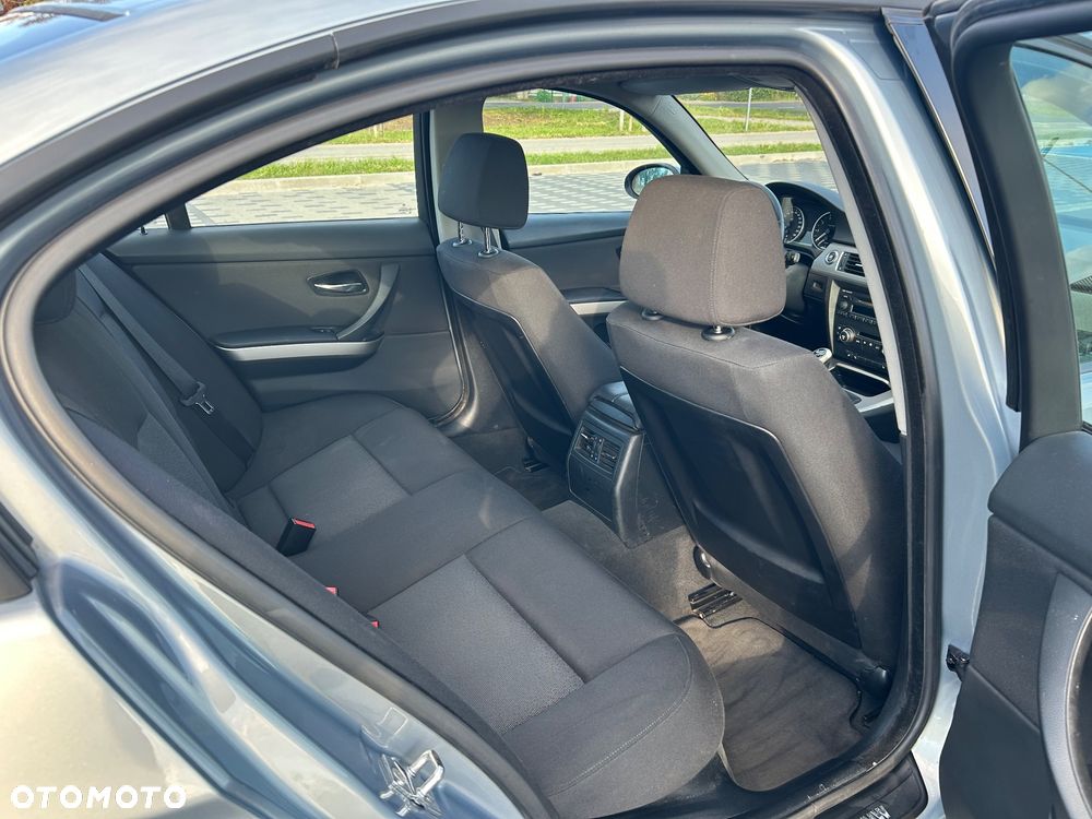 BMW Seria 3 320i - 22