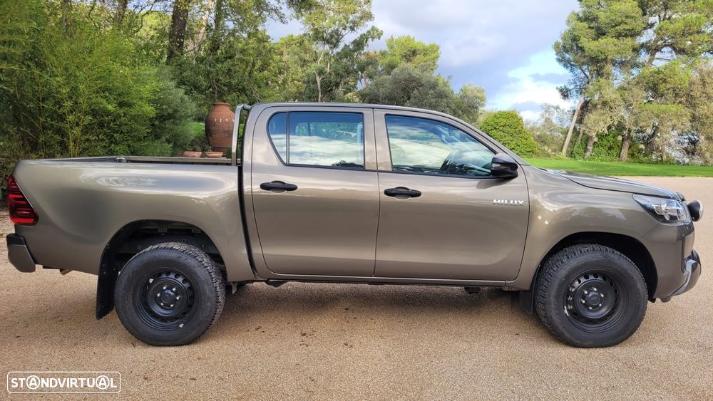 Toyota Hilux 2.4 D-4D 4WD CD CM - 7
