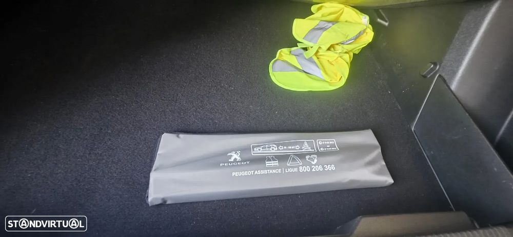 Peugeot 2008 1.5 BlueHDi Allure Pack - 36