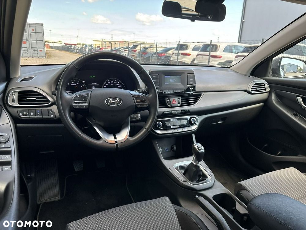 Hyundai i30 1.5 DPI Classic + - 12