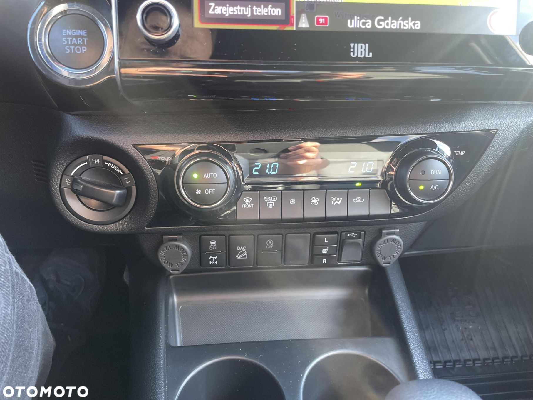 Toyota Hilux 2.8 D-4D Double Cab Invincible Sport 4x4 - 22