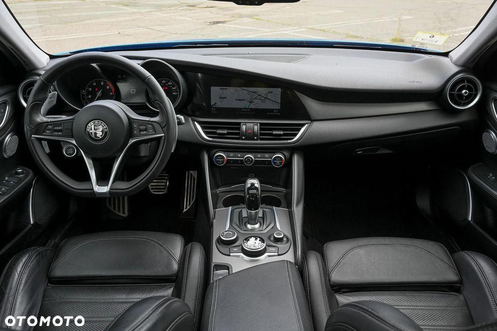 Alfa Romeo Giulia 2.0 Turbo 16V AT8-Q4 Veloce Ti - 24