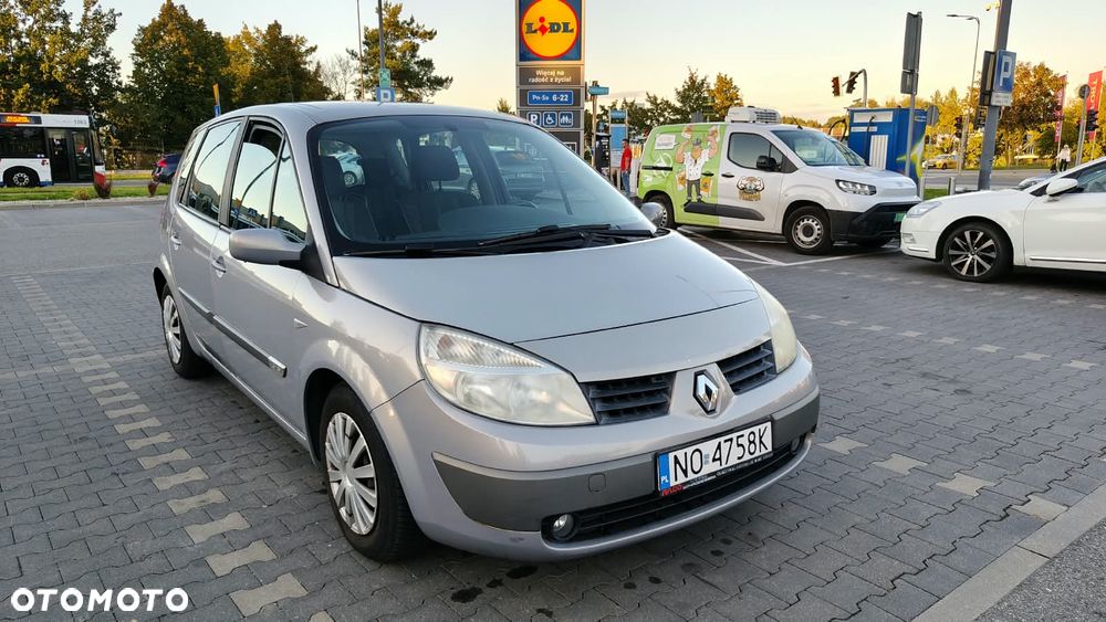 Renault Scenic - 1