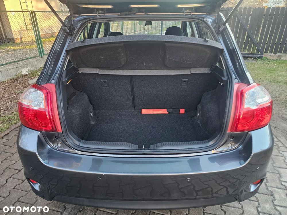 Toyota Auris 1.33 VVT-i Terra - 23