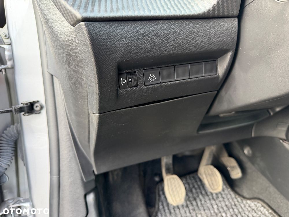 Peugeot 208 PureTech 100 Style - 21