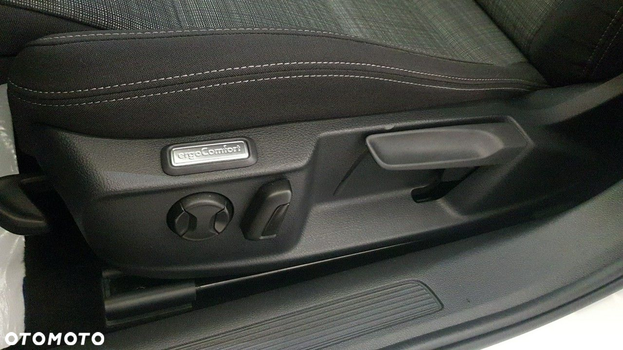 Volkswagen Passat - 24