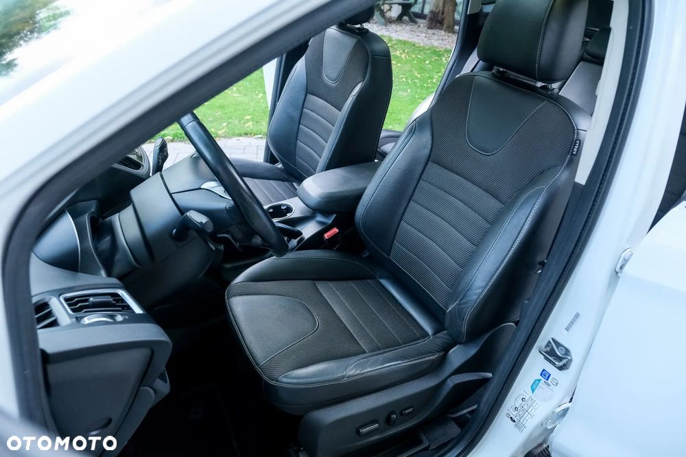 Ford Kuga - 25