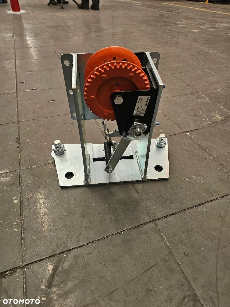 Winda Wieszak Kosz KOŁA ZAPASOWEGO - 3