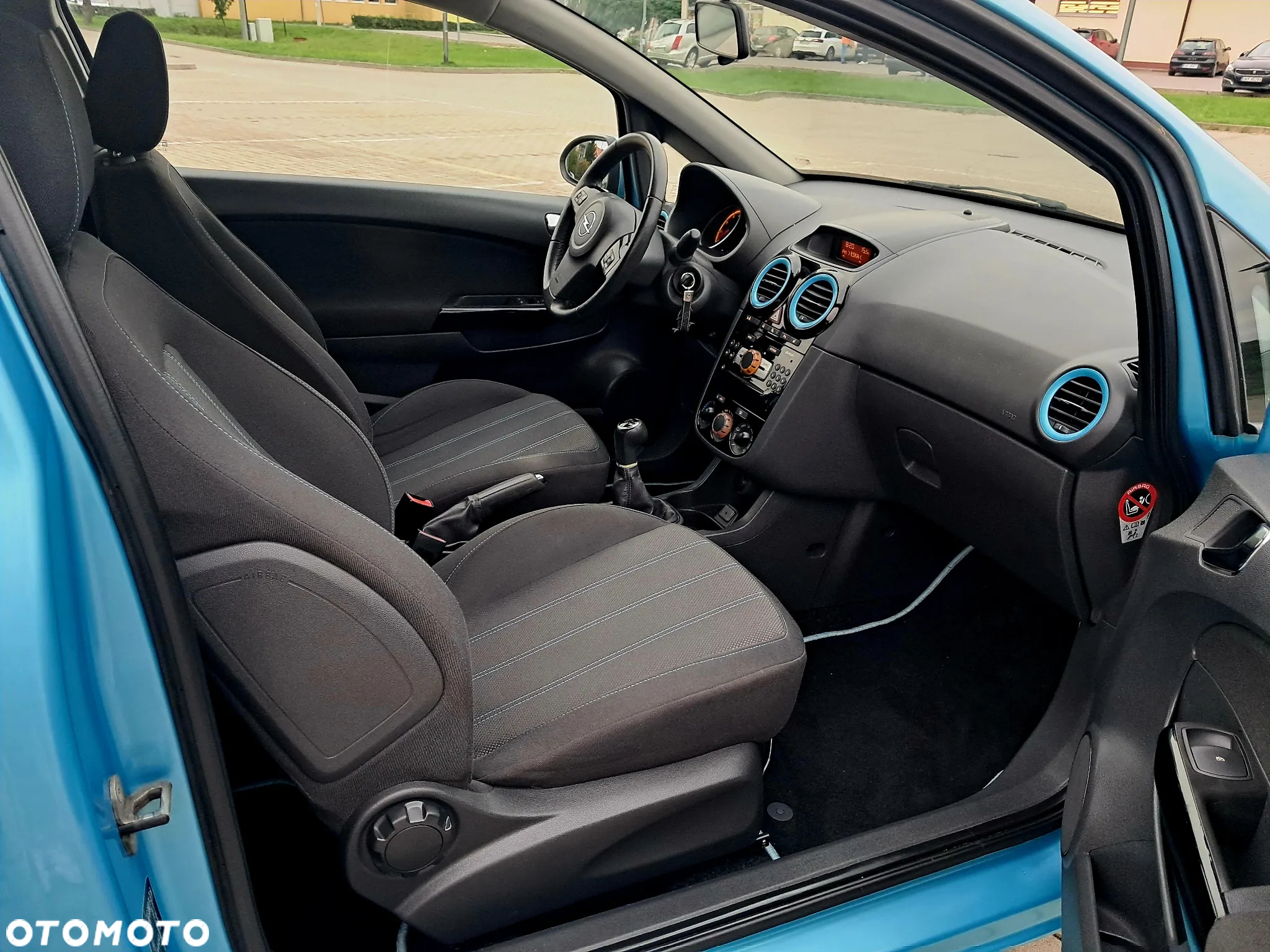Opel Corsa 1.2 16V Cosmo - 8