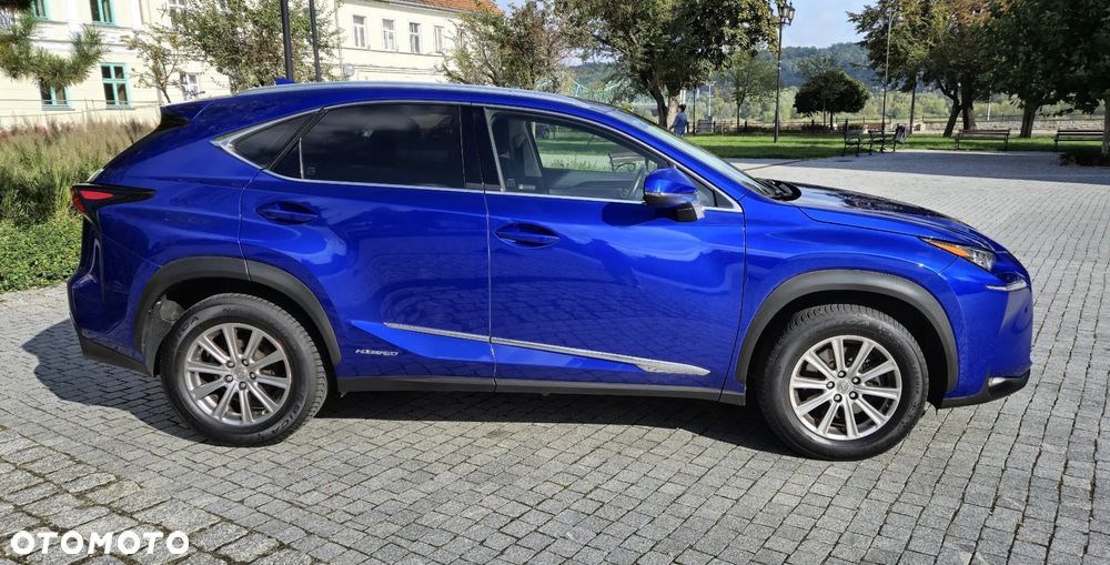 Lexus NX 300h Elite AWD - 4