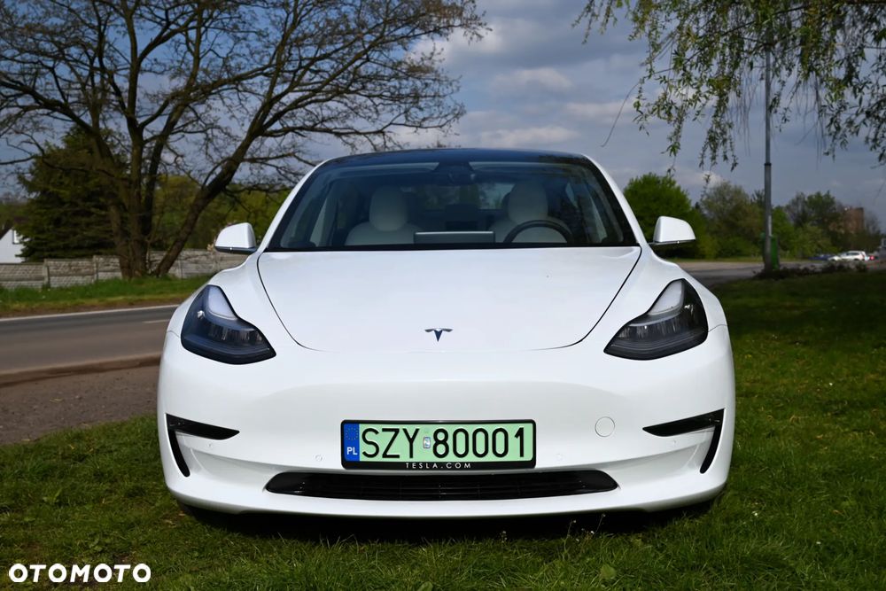 Tesla Model 3 - 4