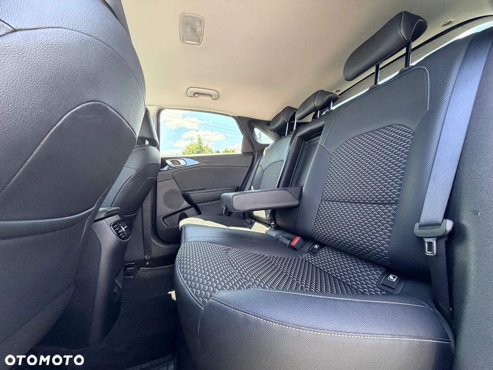 Kia Ceed 1.5 T-GDI L Business Line DCT - 17