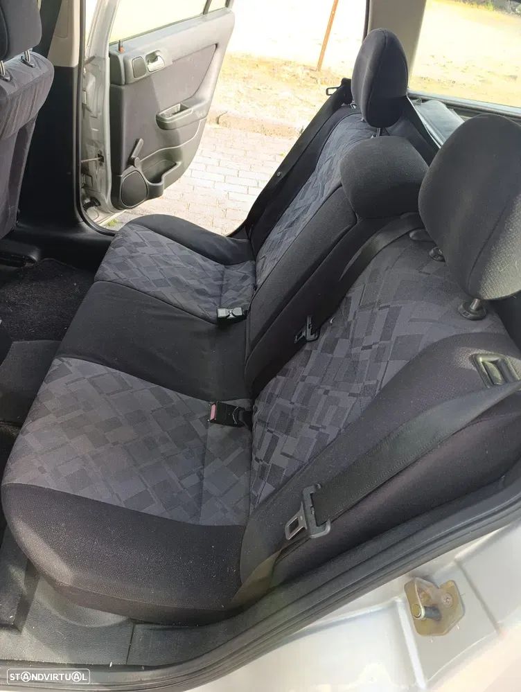 Opel Astra Caravan - 7