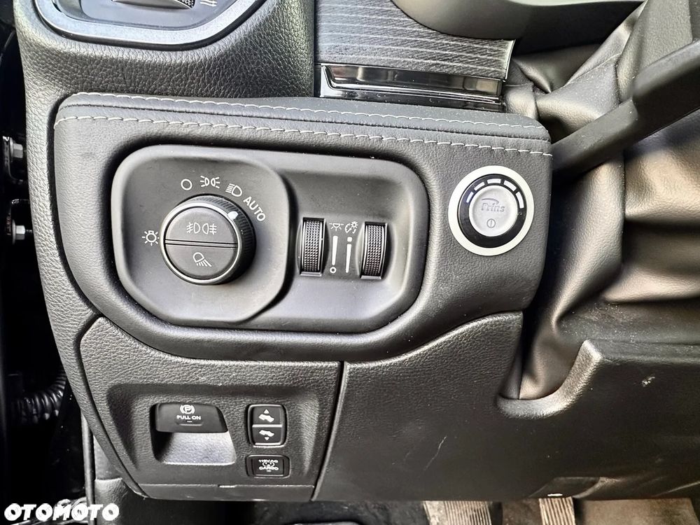 RAM 1500 5.7 Crew Cab Limited - 19
