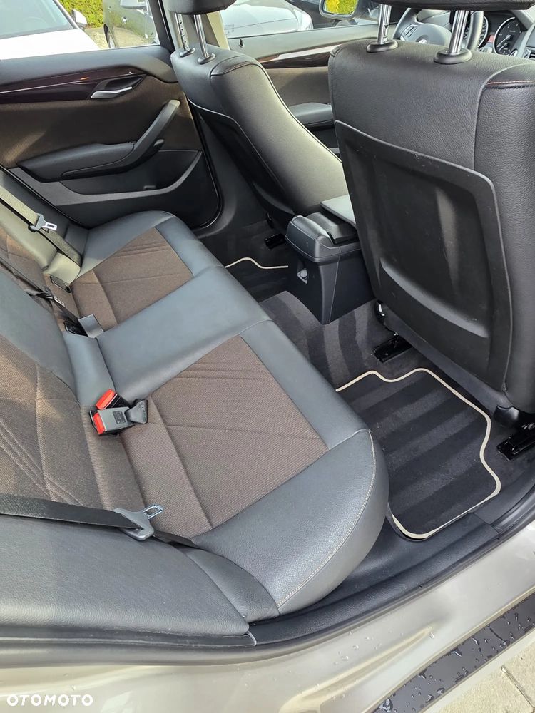 BMW X1 xDrive18d xLine - 27