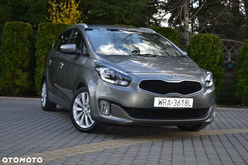 Kia Carens 1.7 CRDi Business Line 7os 7DCT - 8