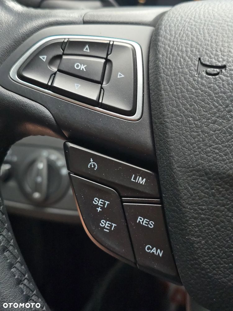 Ford Kuga 1.5 EcoBoost 2x4 Titanium - 33