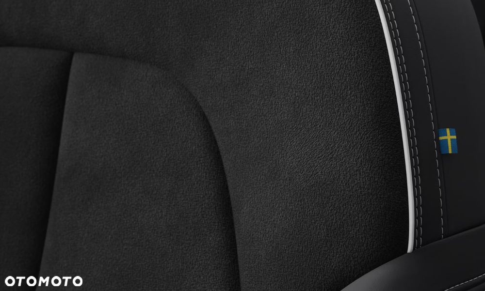 Volvo XC 40 B3 Plus Dark - 2