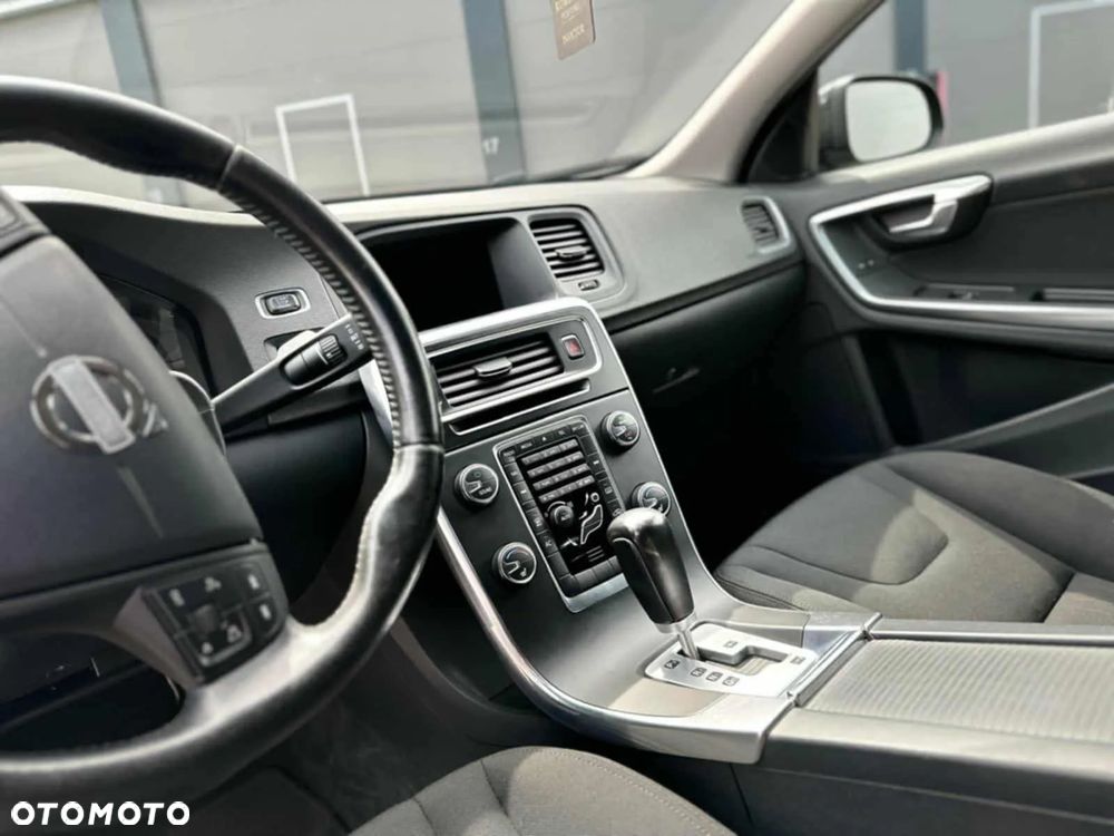 Volvo V60 D5 AWD - 17