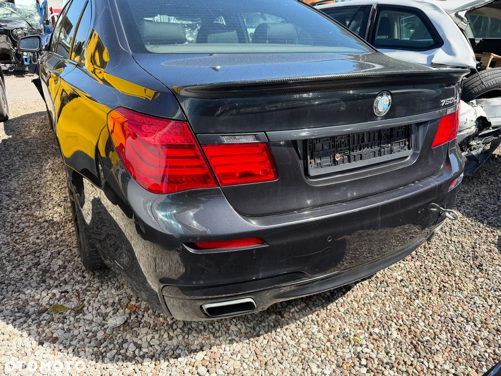 BMW 750iL  F01 F02 tył kompletny - 3
