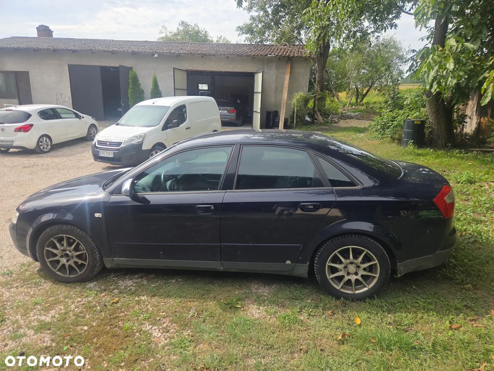 Audi A4 Limousine - 6