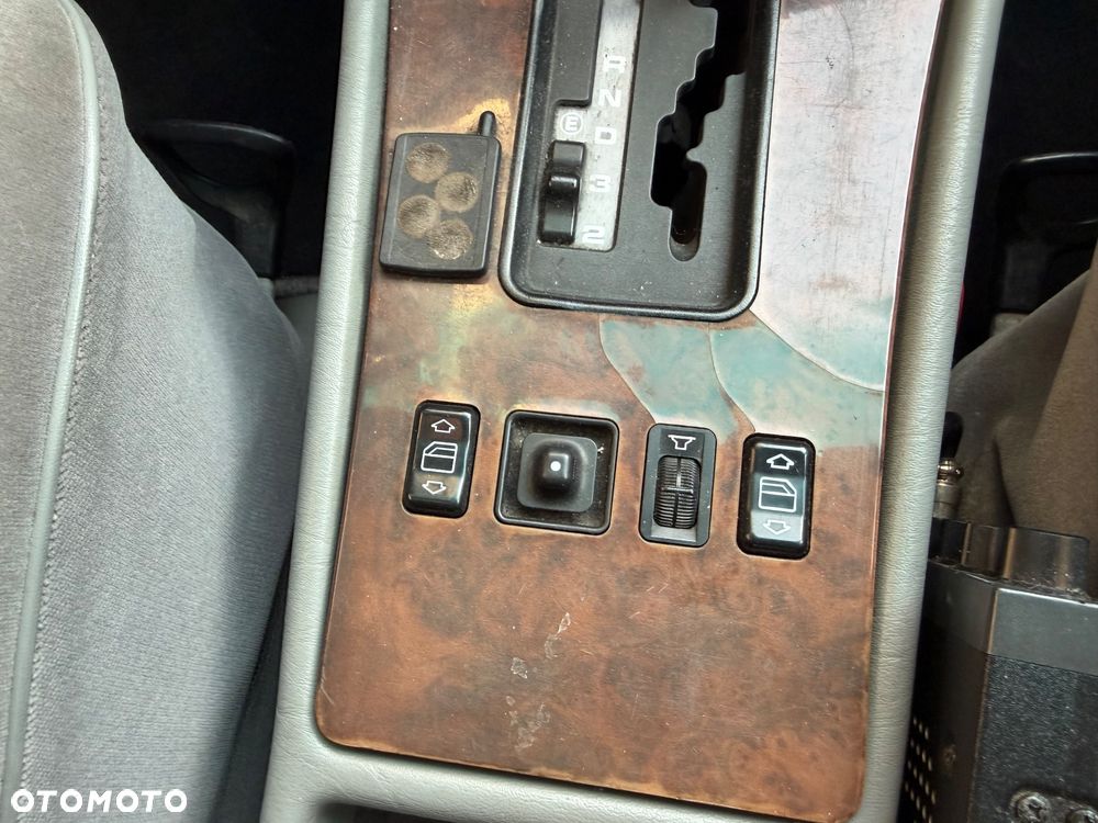 Mercedes-Benz 280 - 32