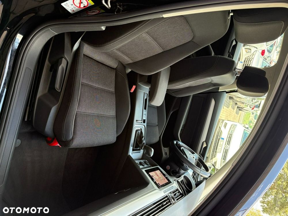 Volkswagen Passat - 19