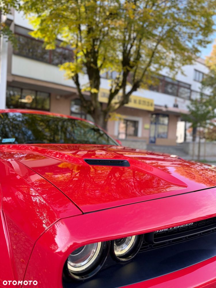 Dodge Challenger - 7