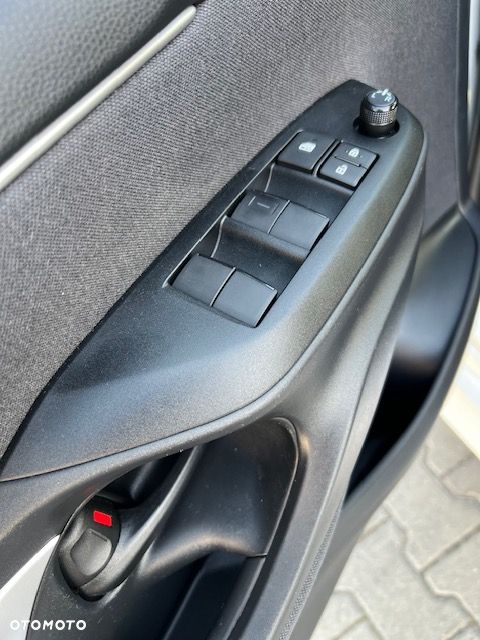 Toyota Yaris - 12
