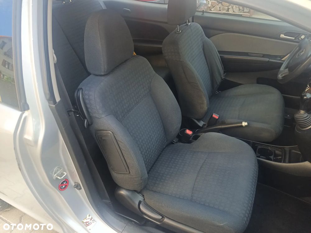 Honda Civic 1.6i ES - 13