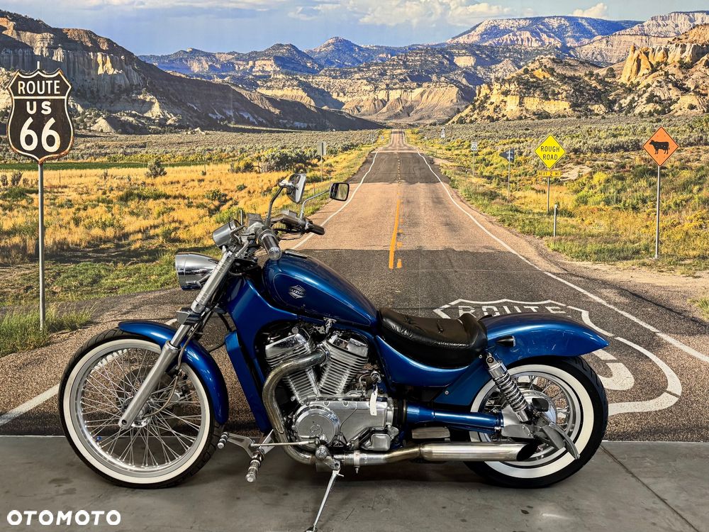 Suzuki Intruder - 6