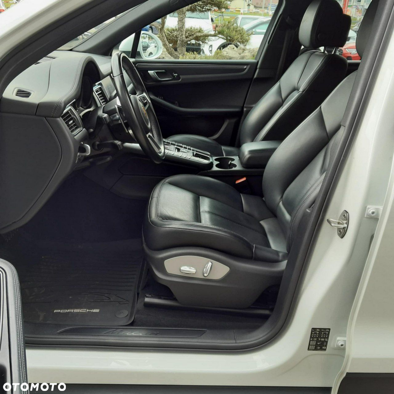 Porsche Macan - 11