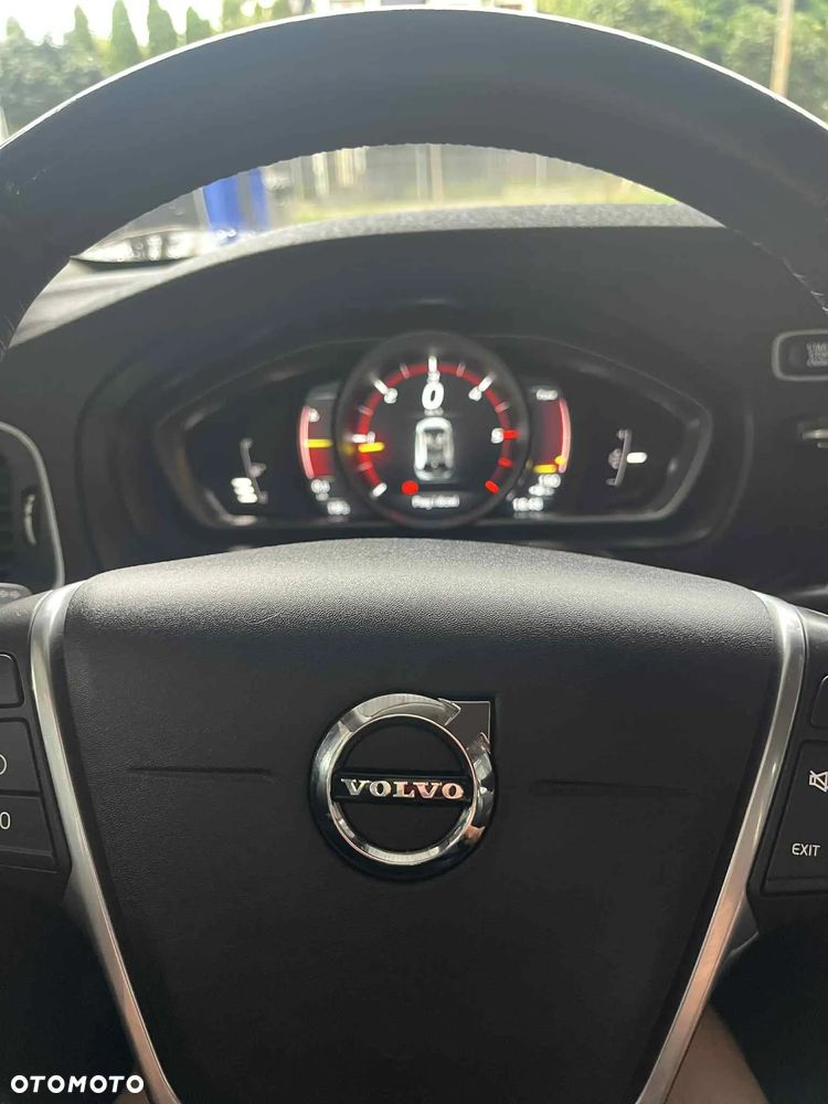 Volvo V40 D2 Drive-E Momentum - 10