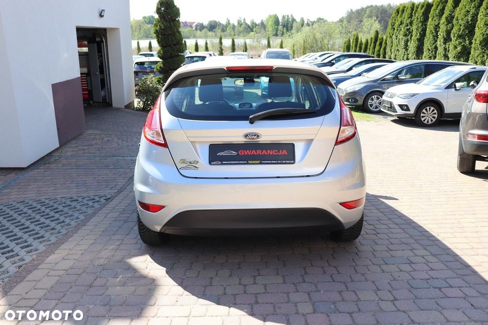 Ford Fiesta - 25