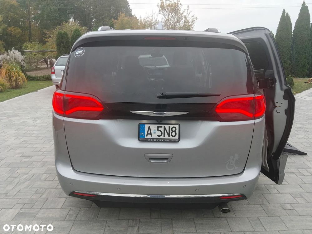 Chrysler Pacifica - 5