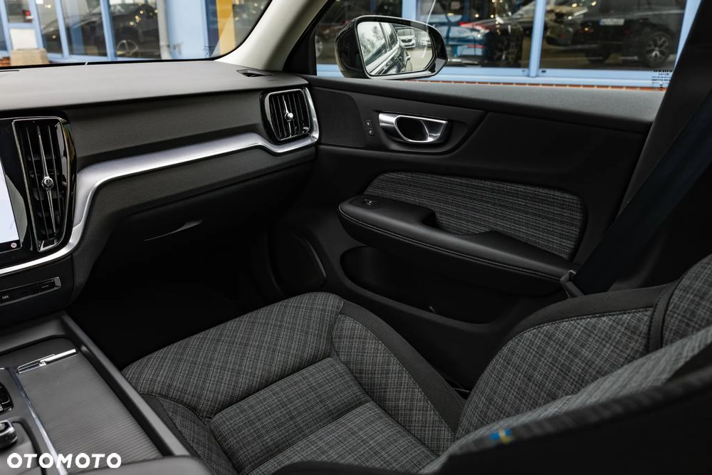 Volvo V60 B3 B Essential - 21