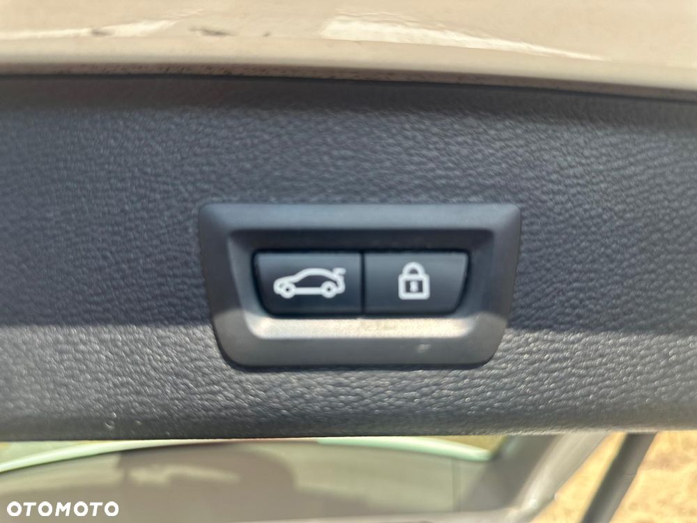 BMW X3 28i xDrive - 29