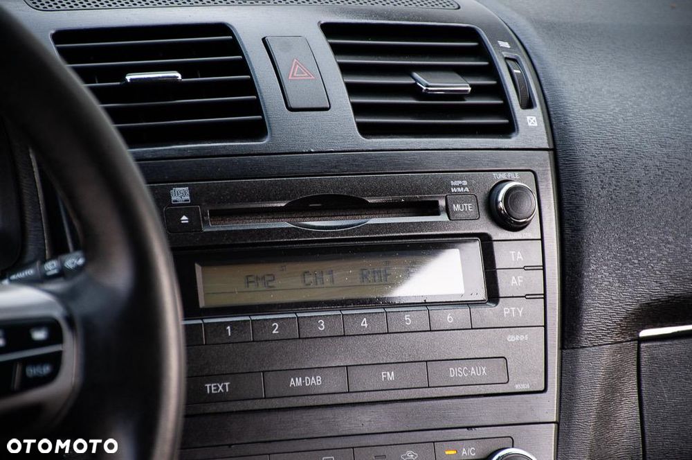 Toyota Avensis 2.2 D-4D X - 29