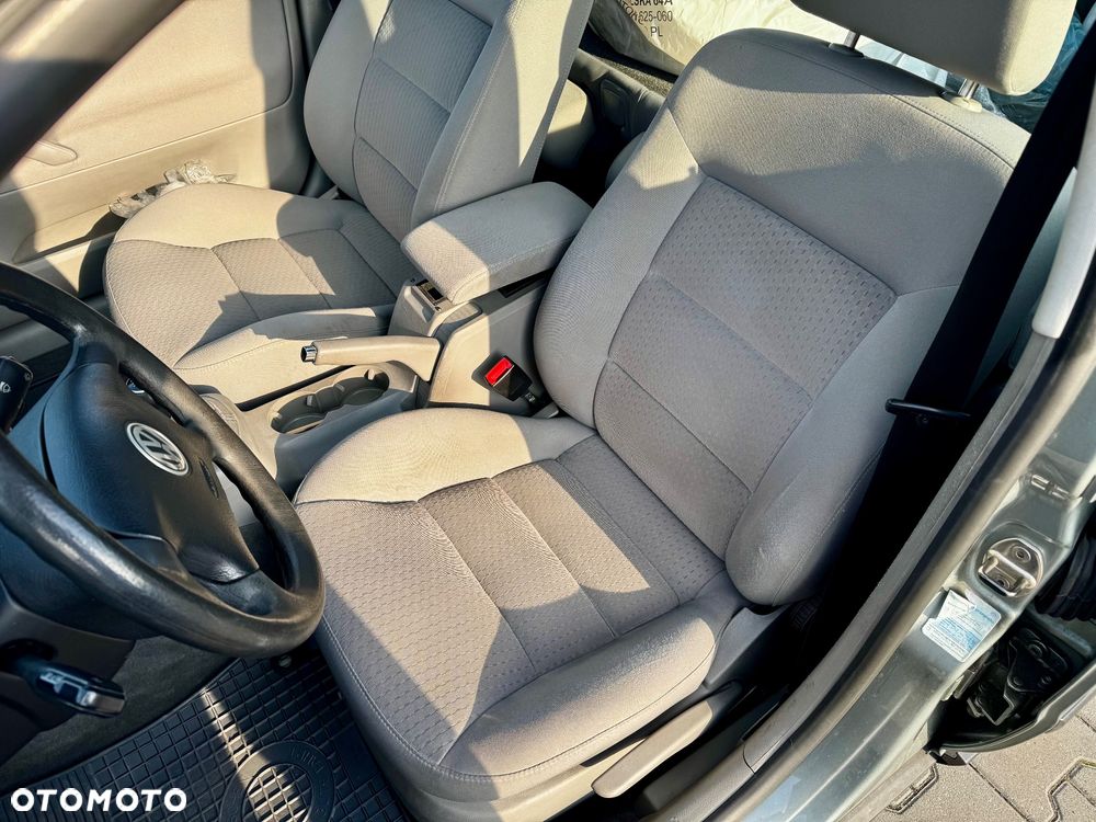 Volkswagen Passat 1.9 TDI Comfortline - 12