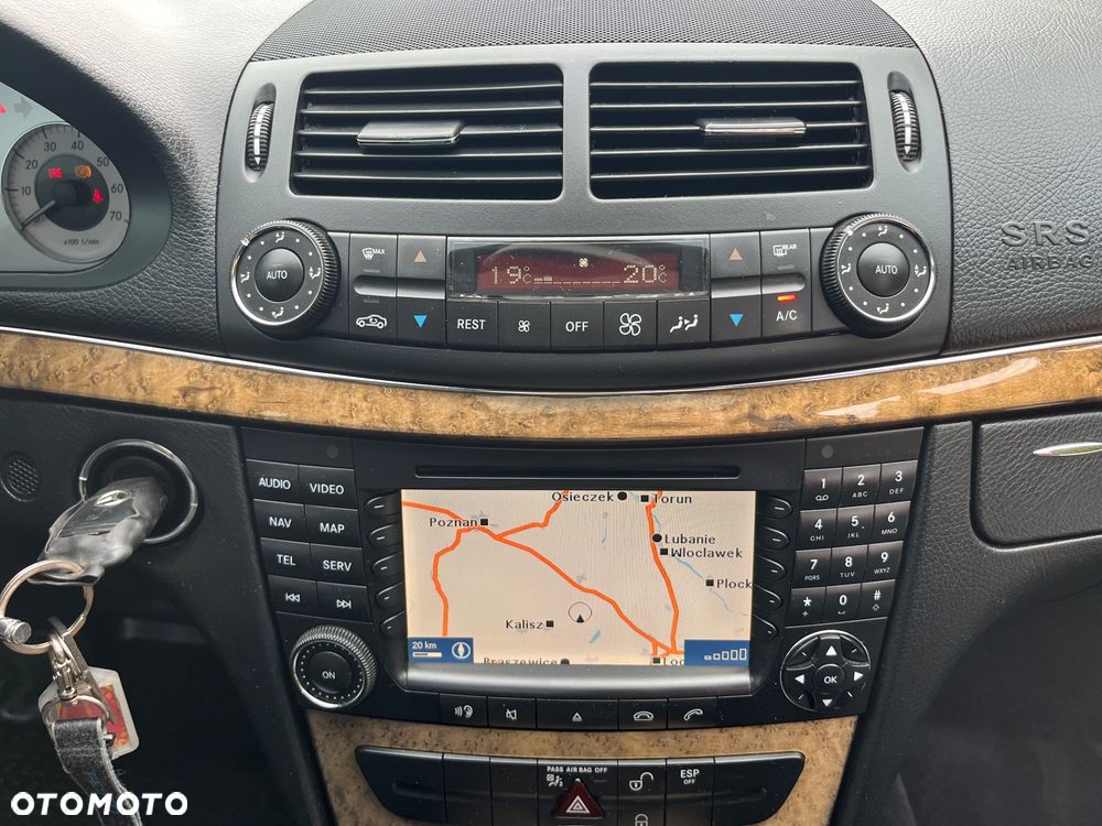 Mercedes-Benz Klasa E 350 4Matic Avantgarde Sport Edition - 12
