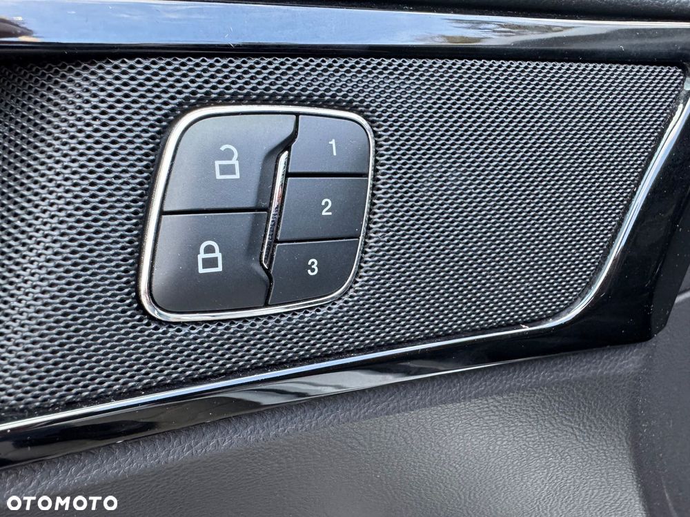 Ford Mondeo 2.0 EcoBlue ST-Line - 32