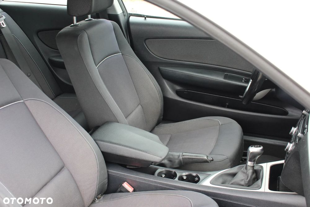 BMW Seria 1 123d - 9