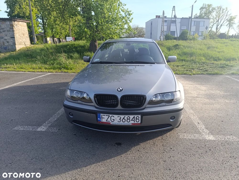 BMW Seria 3 318i - 3
