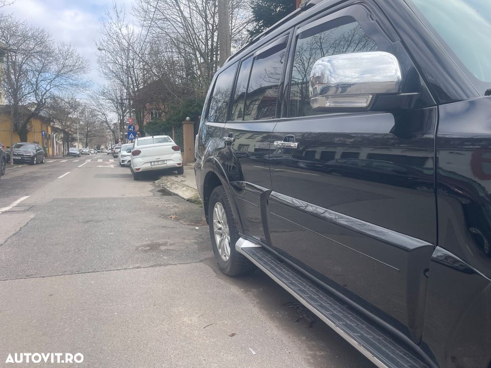 Mitsubishi Pajero LWB 3.2 DI-D Instyle A70 - 4