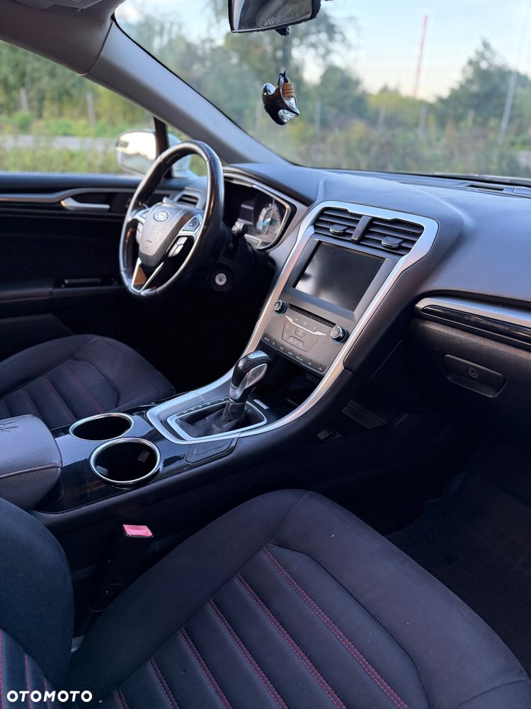 Ford Fusion - 8