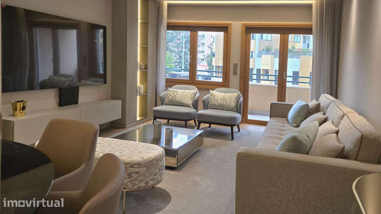 Apartamento de luxo completamente mobilado em zona central de Lisboa - Grande imagem: 5/14