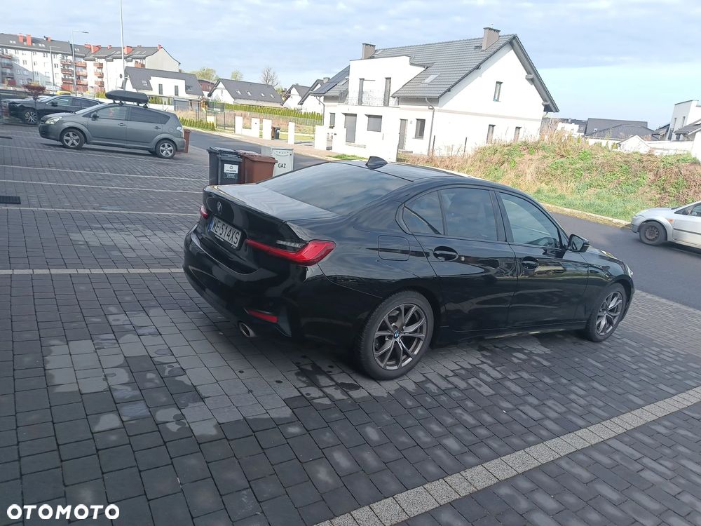 BMW Seria 3 320i Sport Line - 3