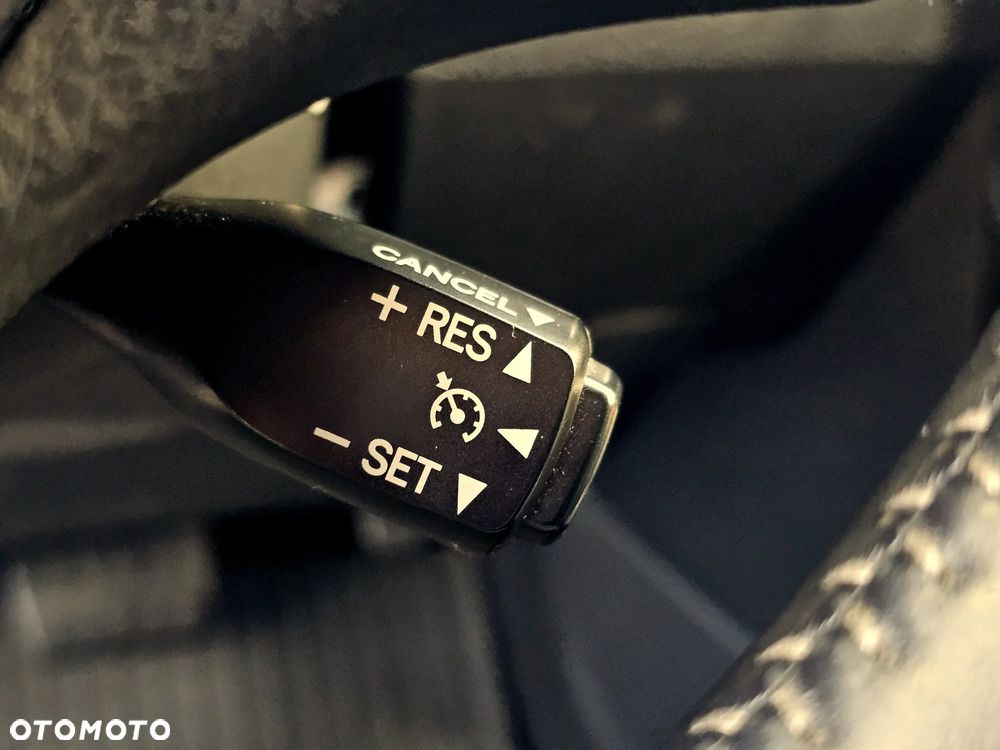 Toyota Auris 1.8 HSD Luna - 34