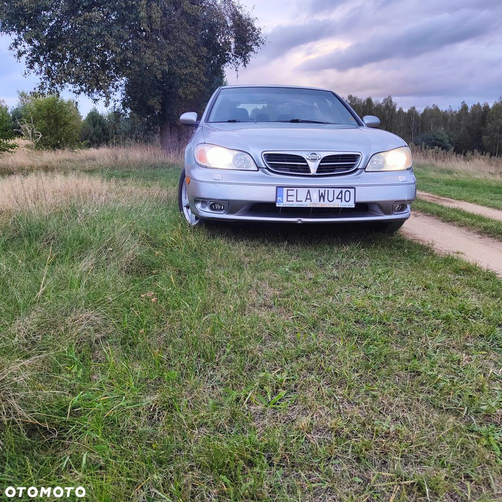 Nissan Maxima QX 3.0 - 12